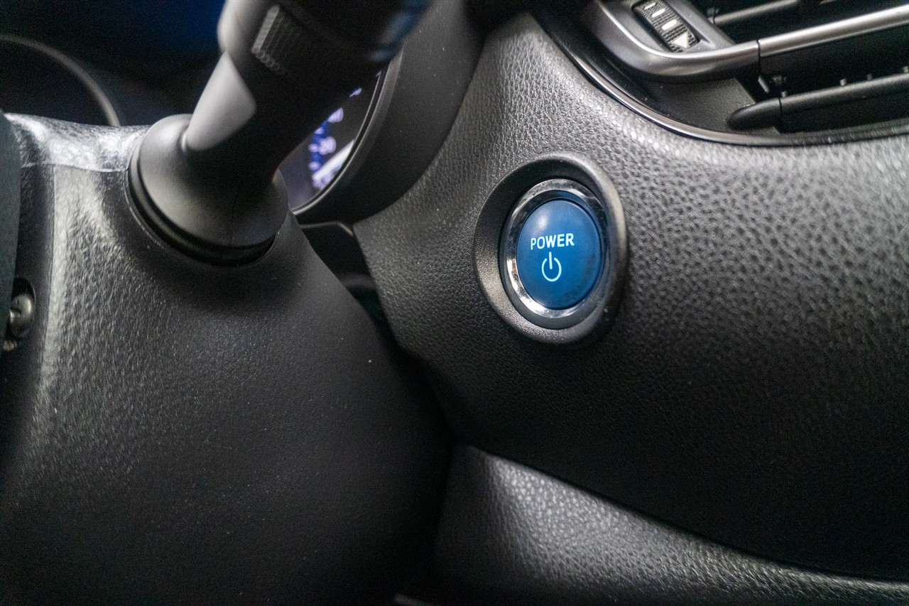 2017 Toyota C-Hr thumbnail