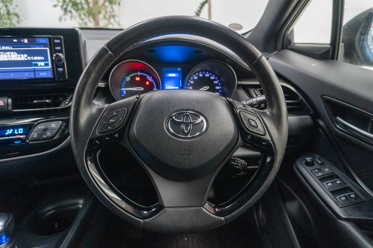 2017 Toyota C-Hr thumbnail