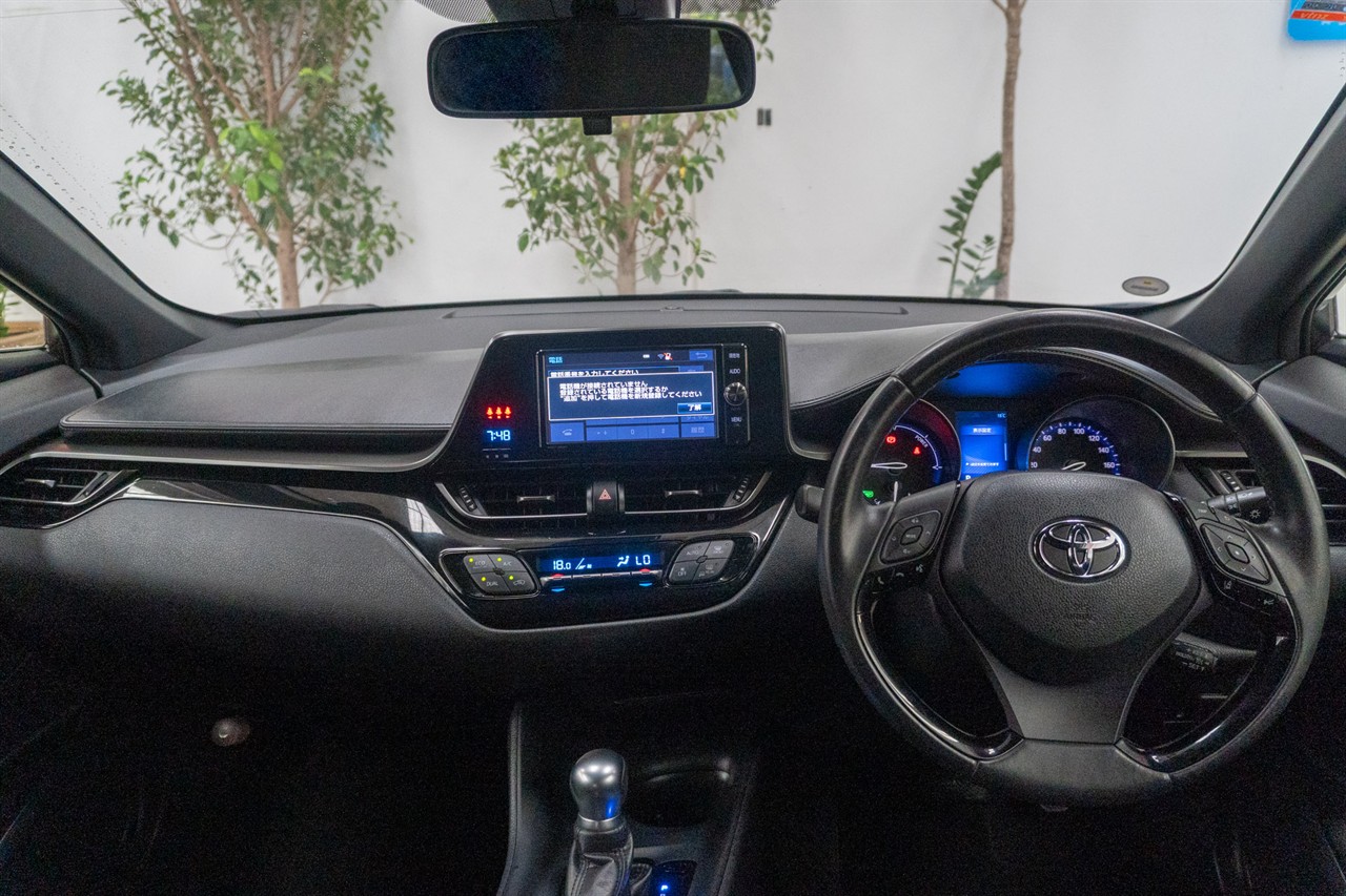 2017 Toyota C-Hr thumbnail
