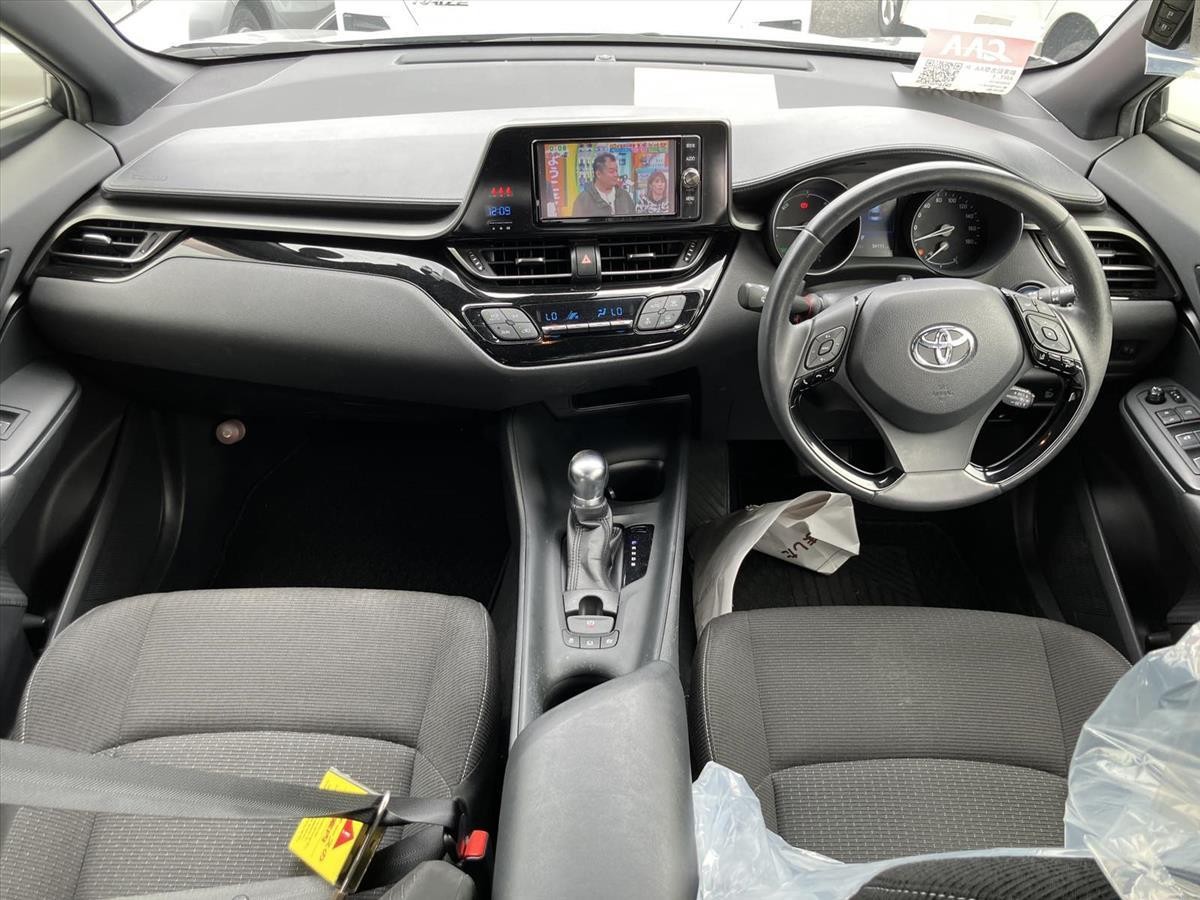 2017 Toyota C-Hr thumbnail