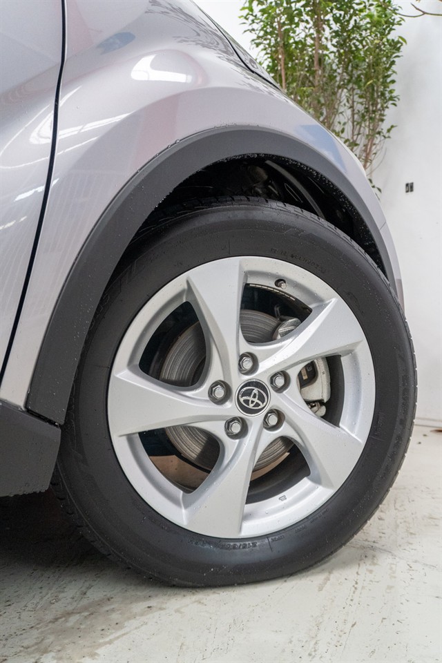 2017 Toyota C-Hr thumbnail