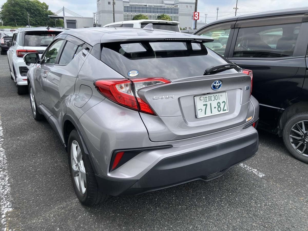 2017 Toyota C-Hr thumbnail
