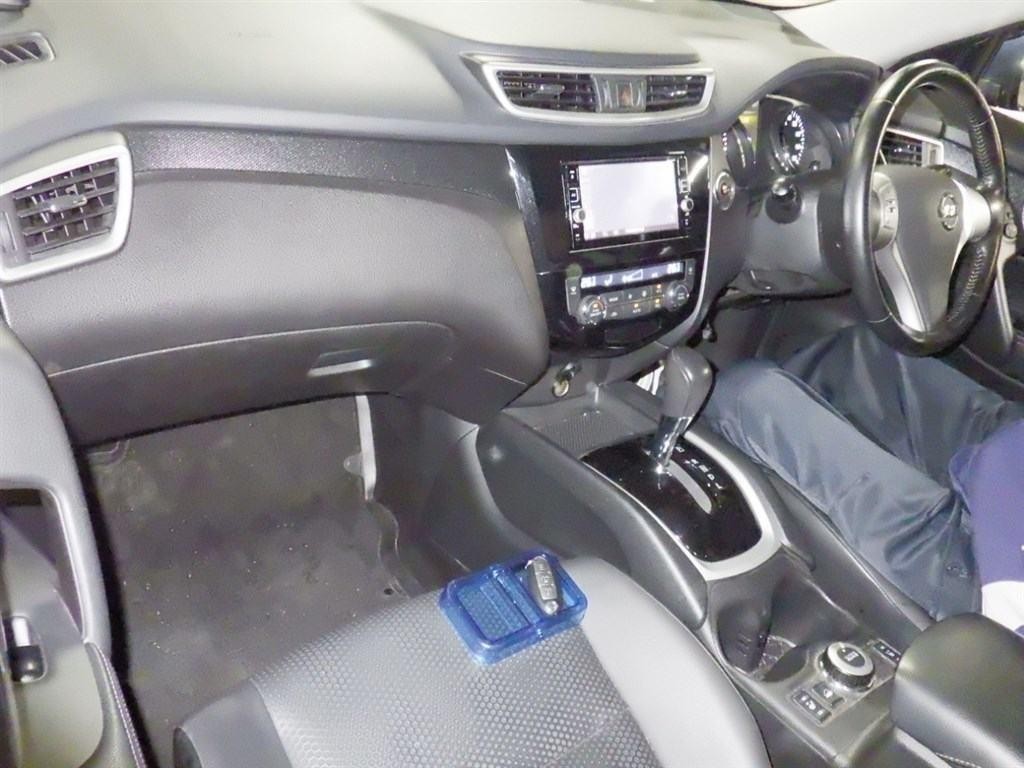 2017 Nissan X-Trail thumbnail