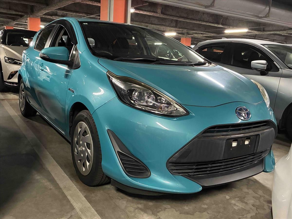 2017 Toyota Aqua thumbnail