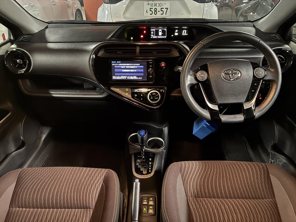 2017 Toyota Aqua thumbnail