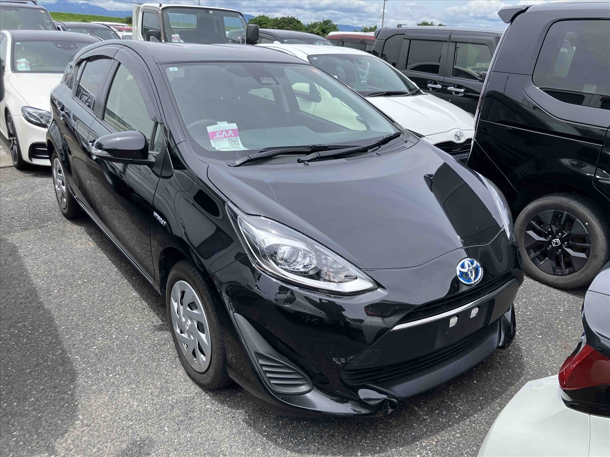 2019 Toyota Aqua thumbnail