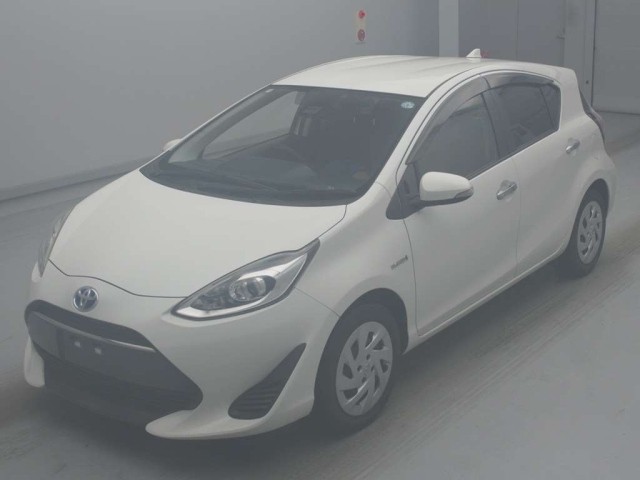 2018 Toyota Aqua thumbnail