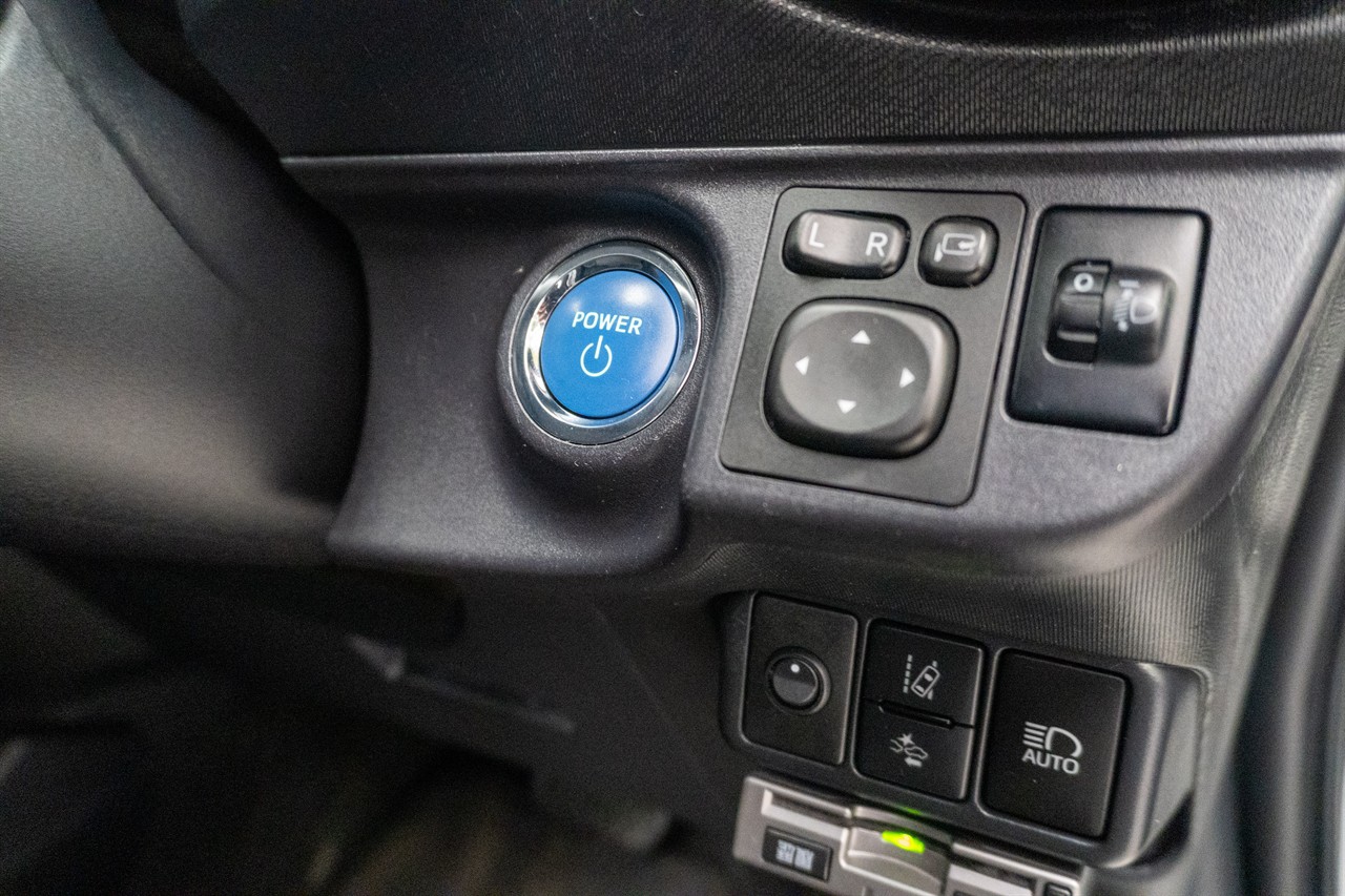 2018 Toyota Aqua thumbnail