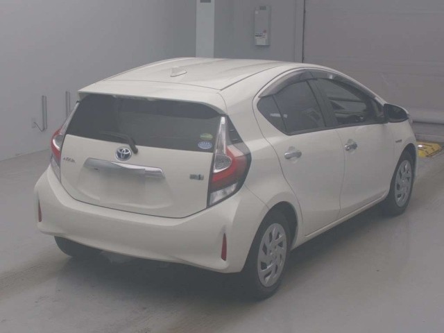 2018 Toyota Aqua thumbnail