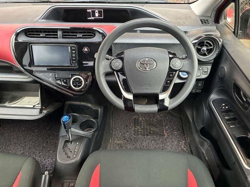 2017 Toyota Aqua thumbnail