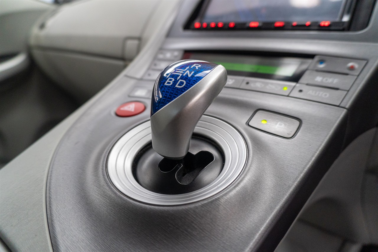 2013 Toyota Prius thumbnail