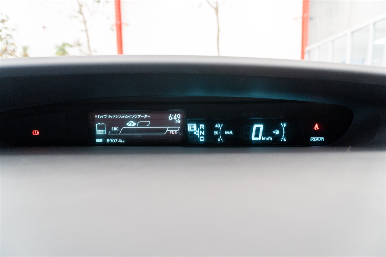 2013 Toyota Prius thumbnail