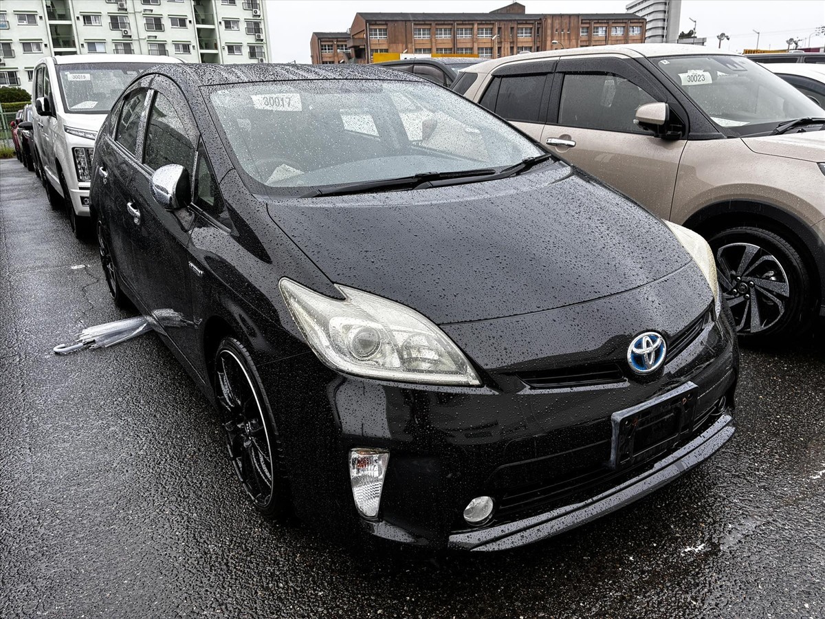 2015 Toyota Prius thumbnail
