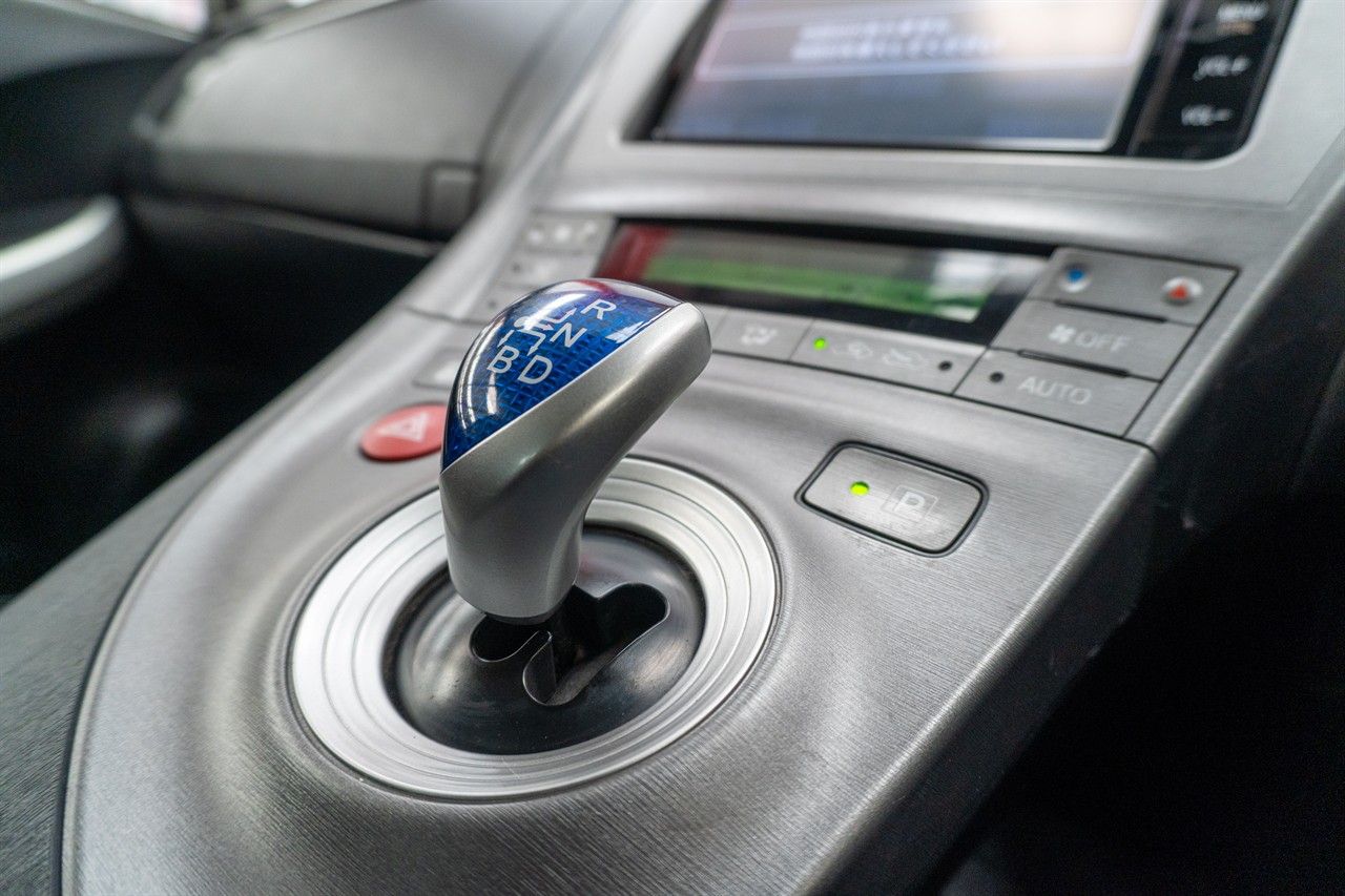 2015 Toyota Prius thumbnail