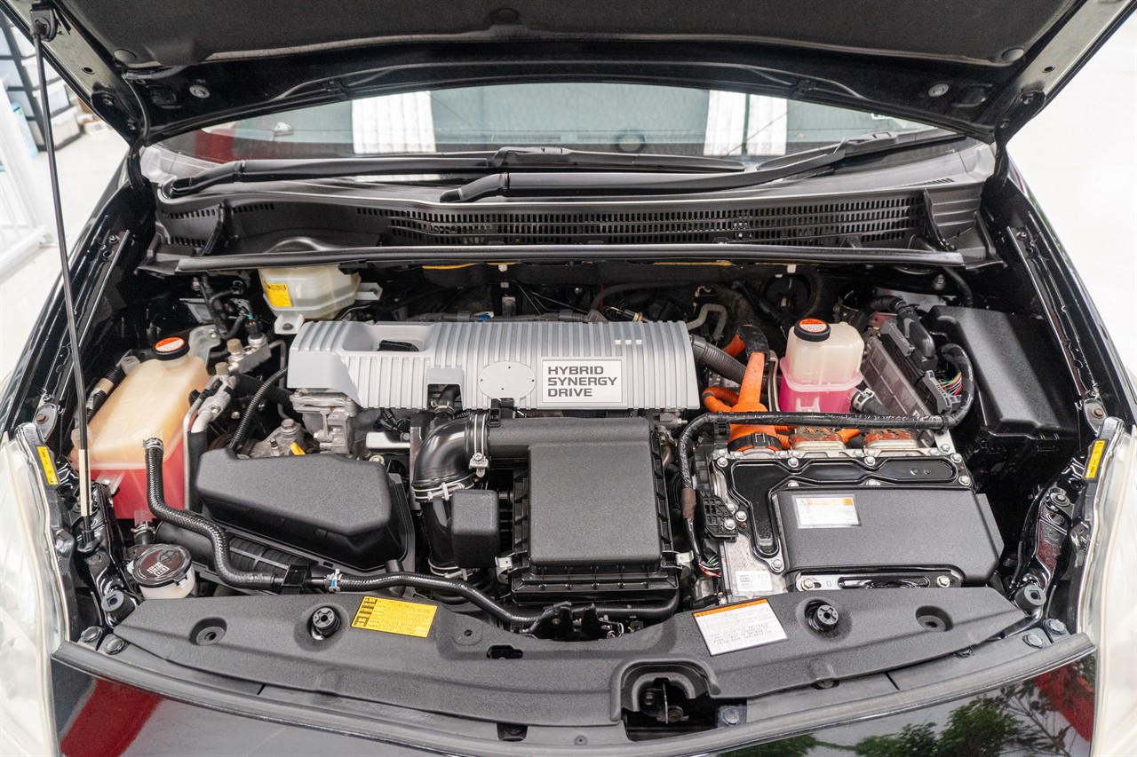 2015 Toyota Prius thumbnail
