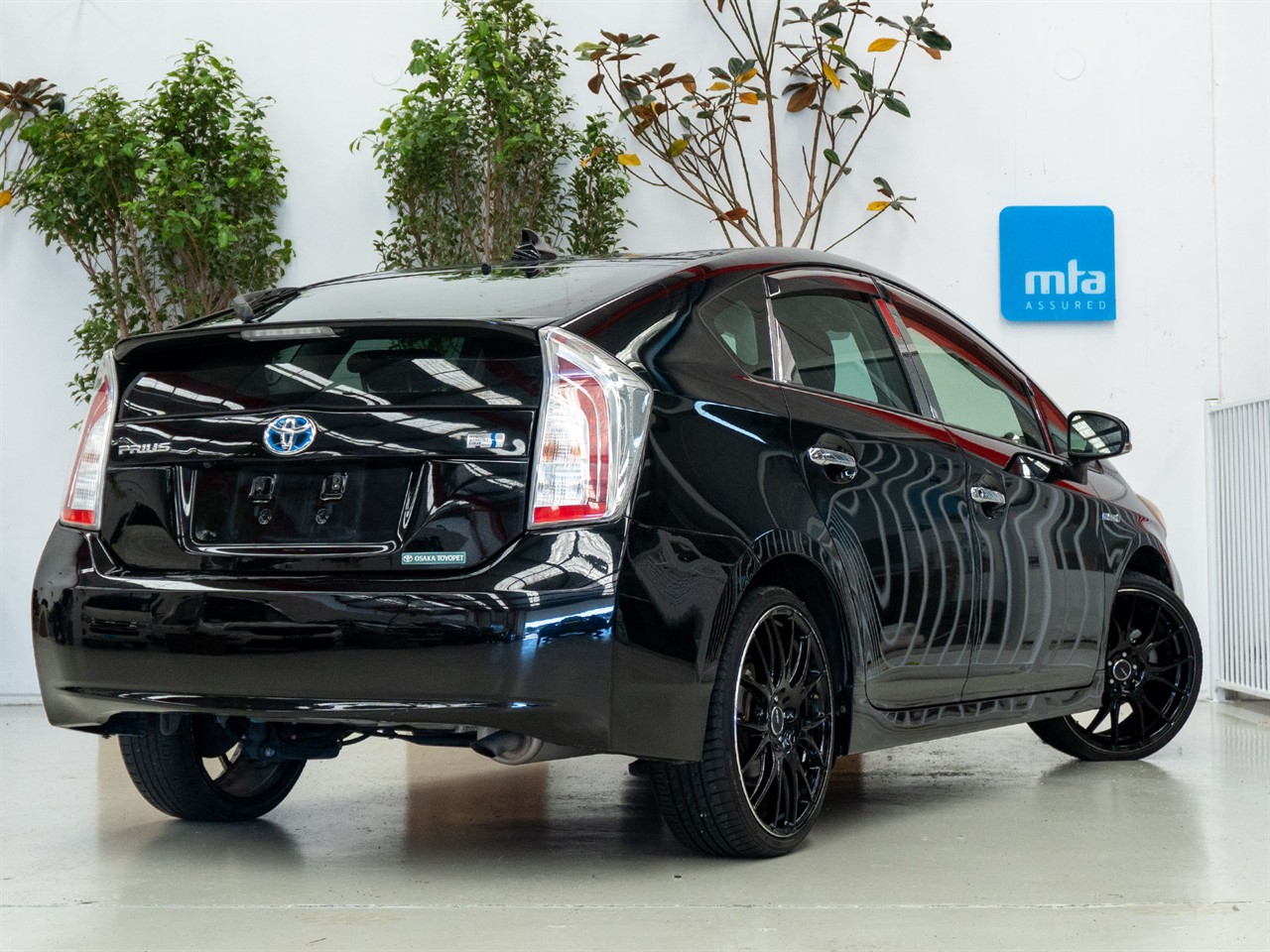2015 Toyota Prius thumbnail