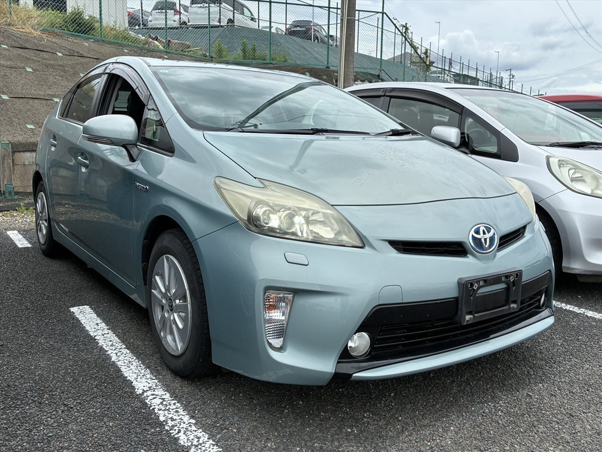 2013 Toyota Prius thumbnail