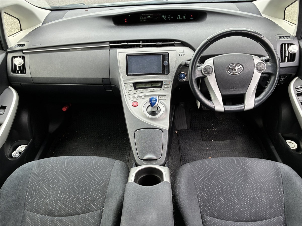 2013 Toyota Prius thumbnail