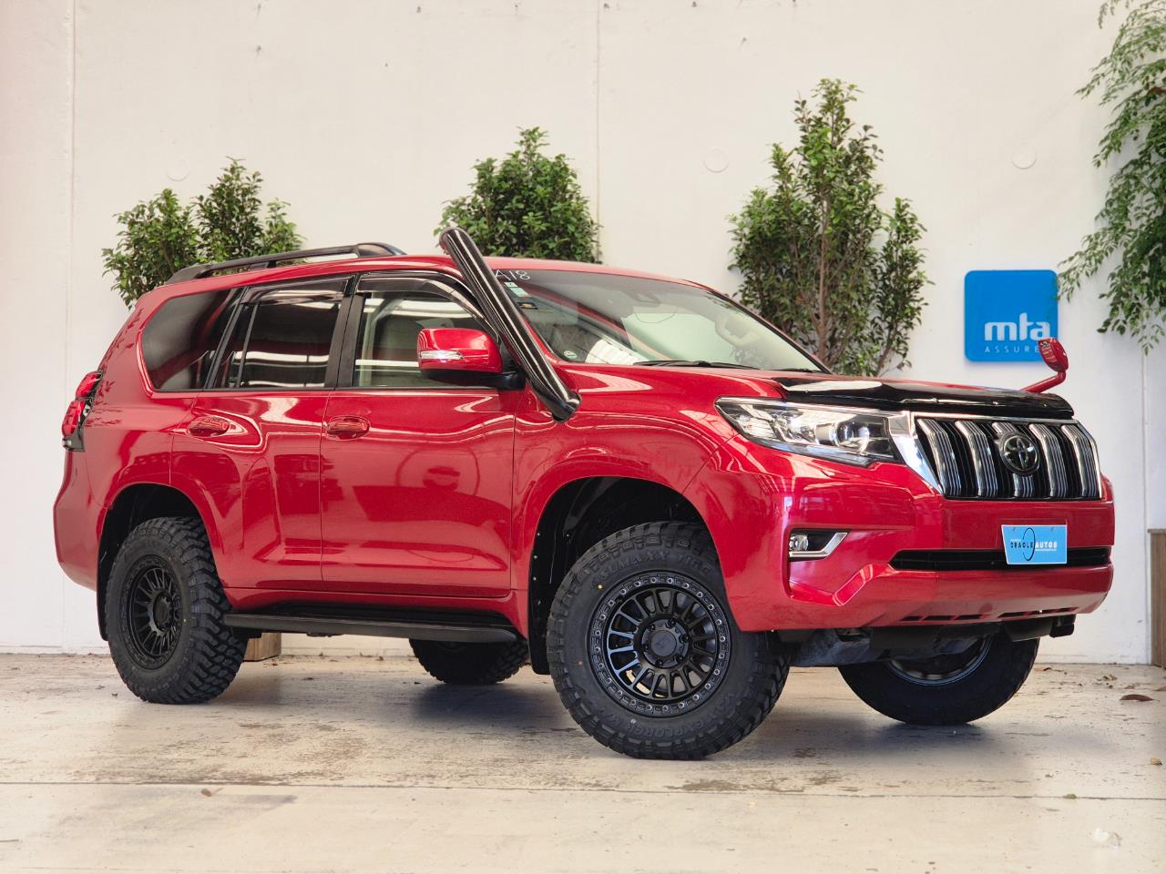 2018 Toyota Landcruiser thumbnail