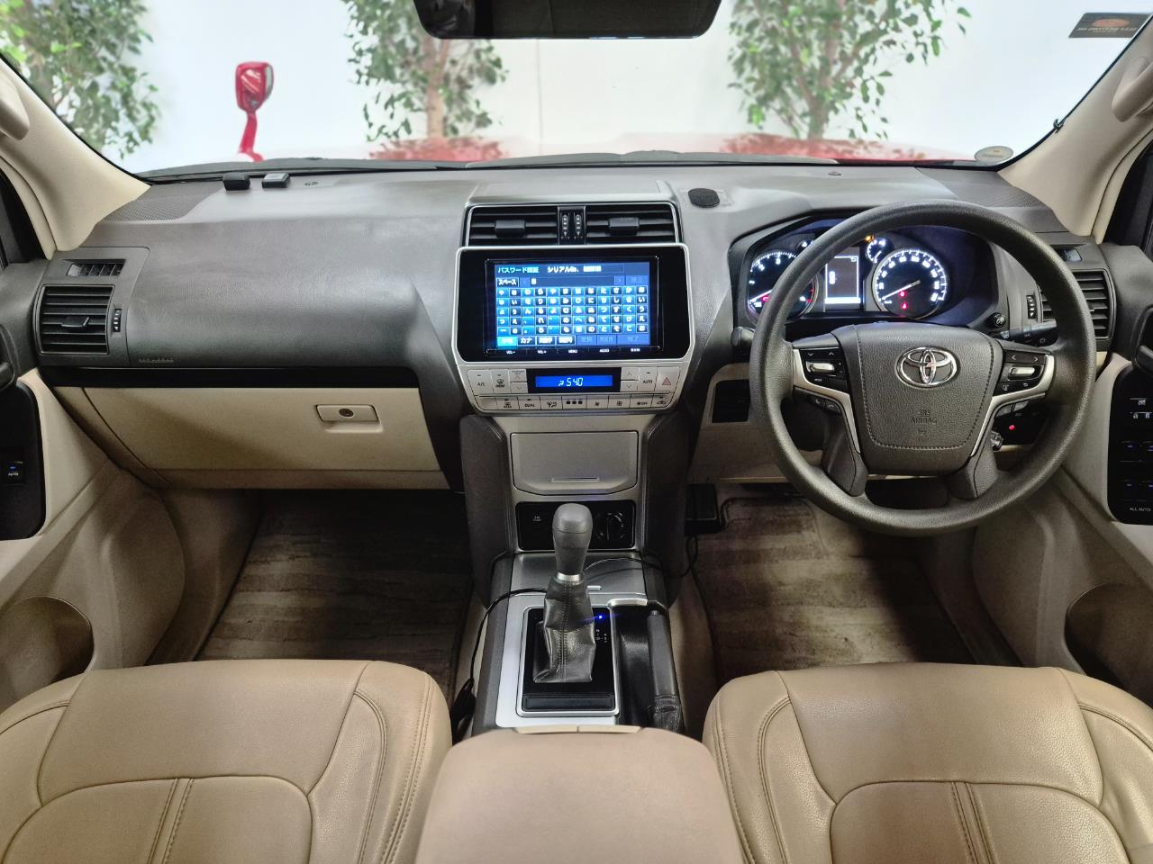 2018 Toyota Landcruiser thumbnail