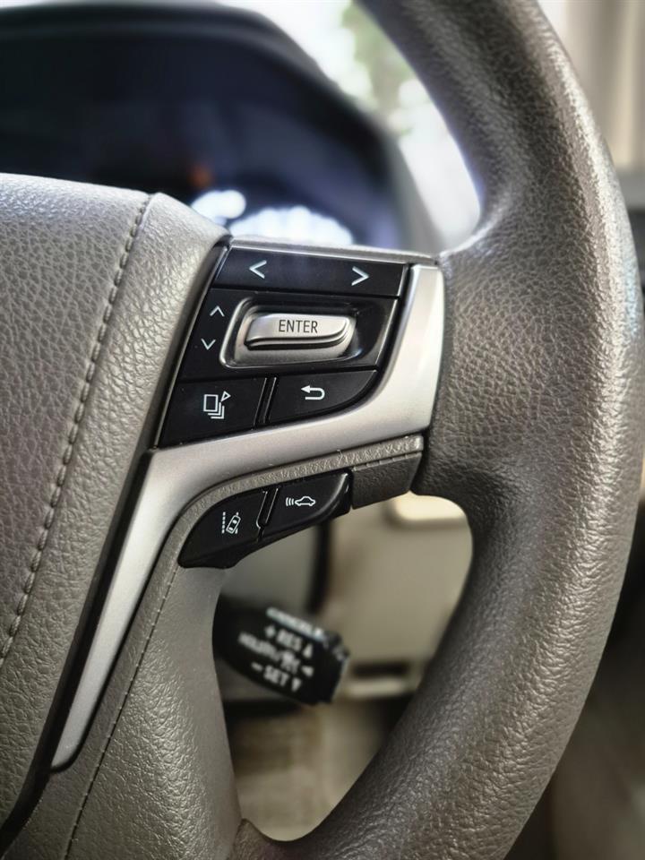 2018 Toyota Landcruiser thumbnail