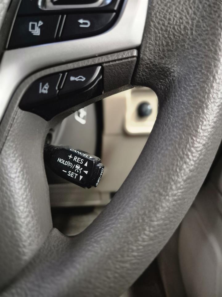 2018 Toyota Landcruiser thumbnail