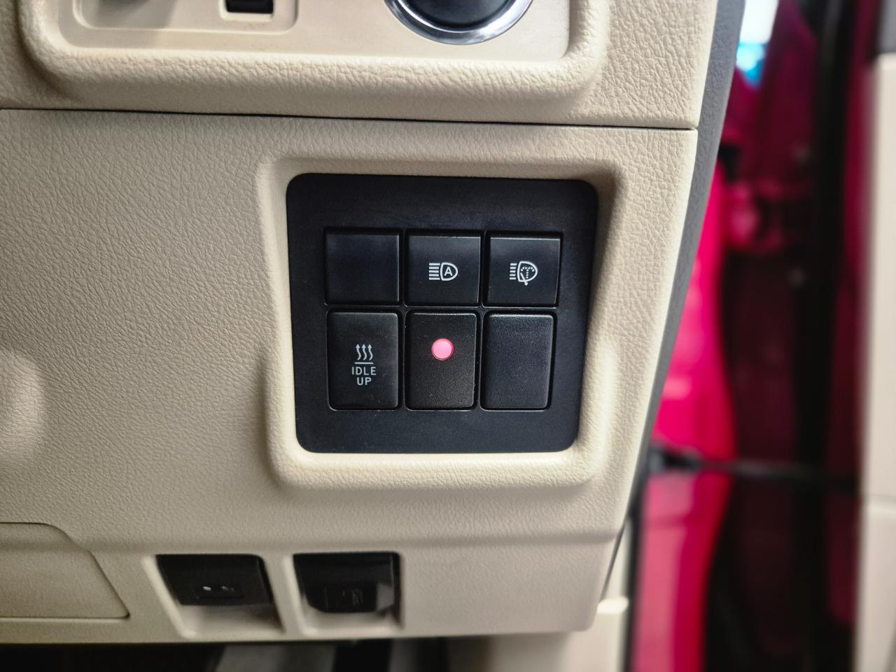 2018 Toyota Landcruiser thumbnail