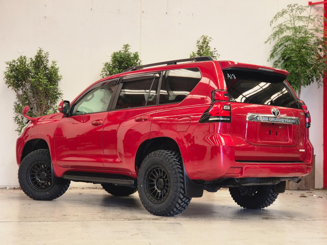 2018 Toyota Landcruiser thumbnail