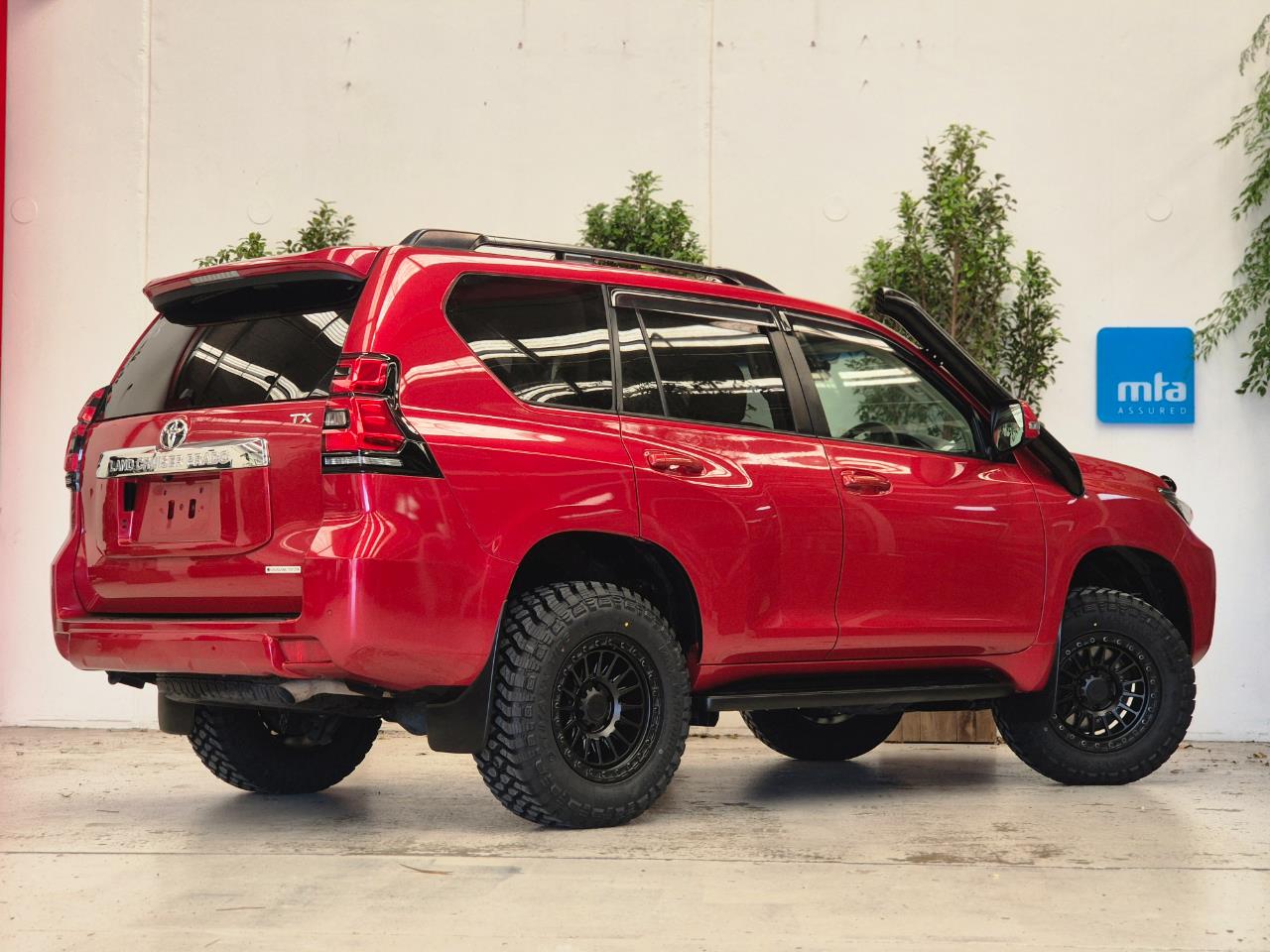 2018 Toyota Landcruiser thumbnail