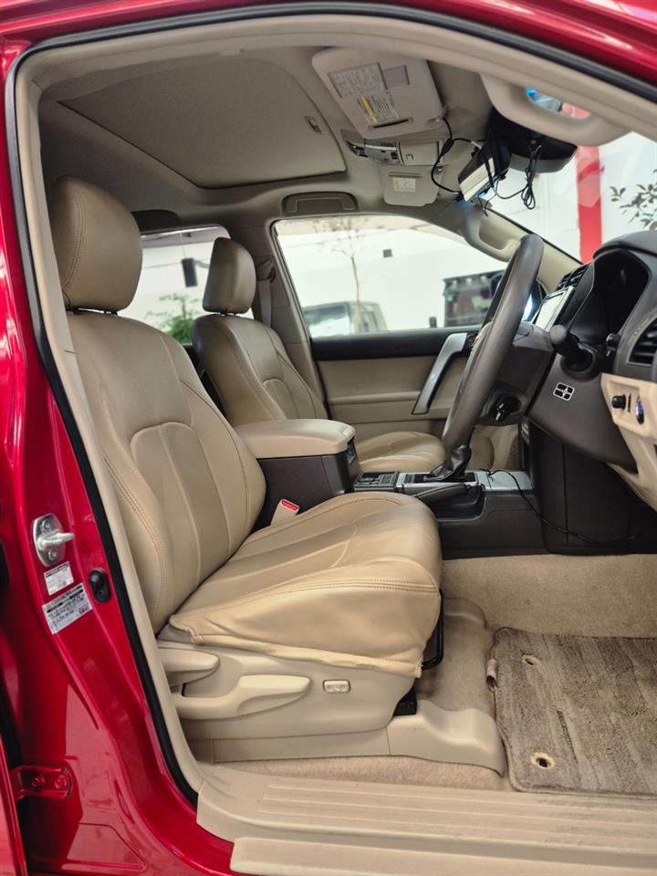 2018 Toyota Landcruiser thumbnail