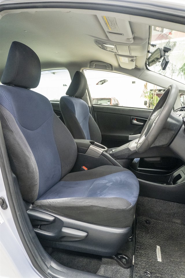 2015 Toyota Prius thumbnail