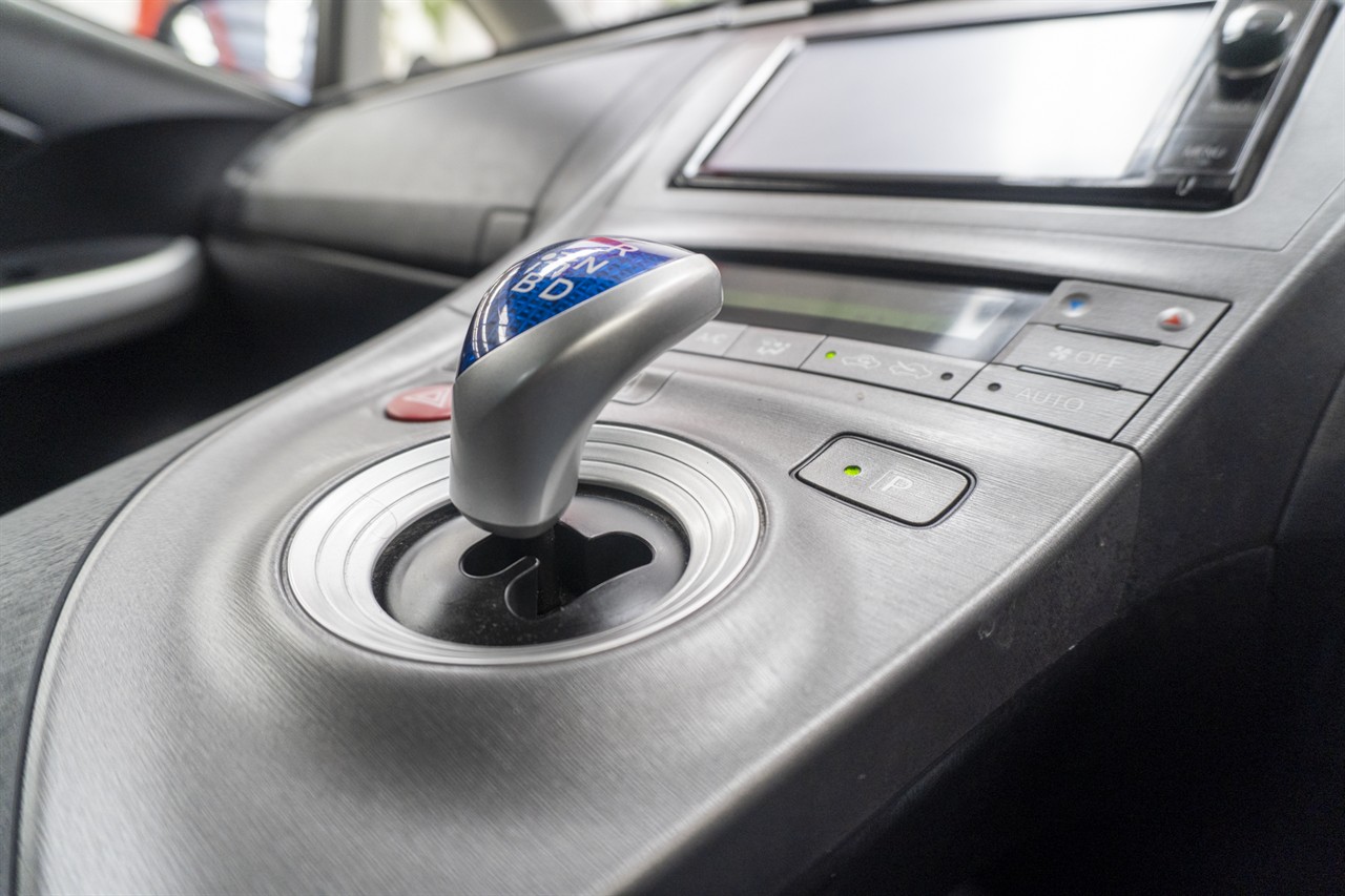 2015 Toyota Prius thumbnail