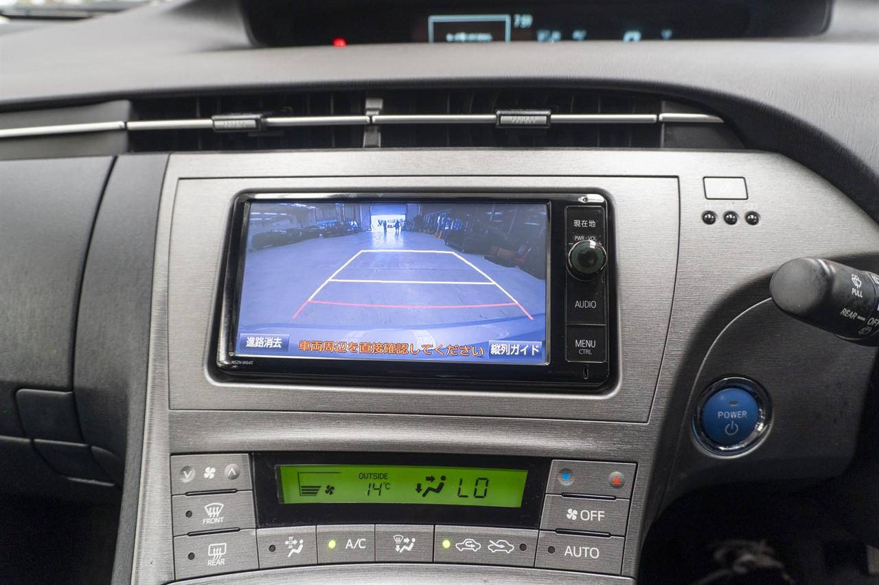 2015 Toyota Prius thumbnail