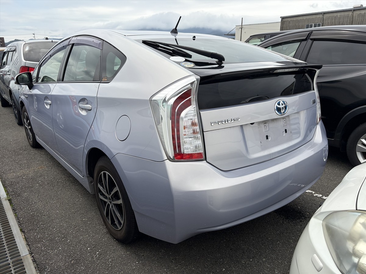 2015 Toyota Prius thumbnail