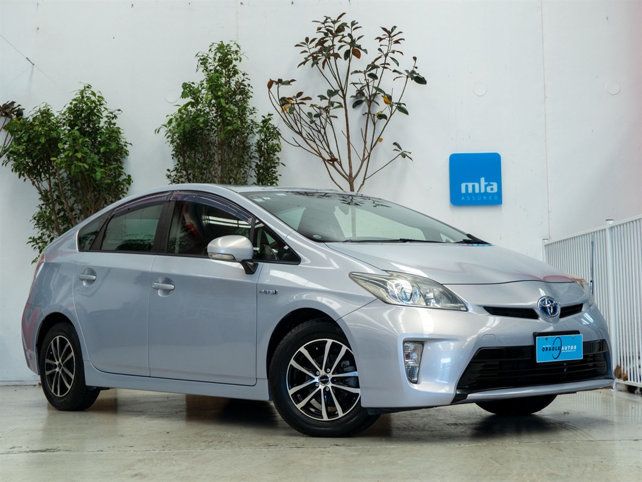 2015 Toyota Prius thumbnail