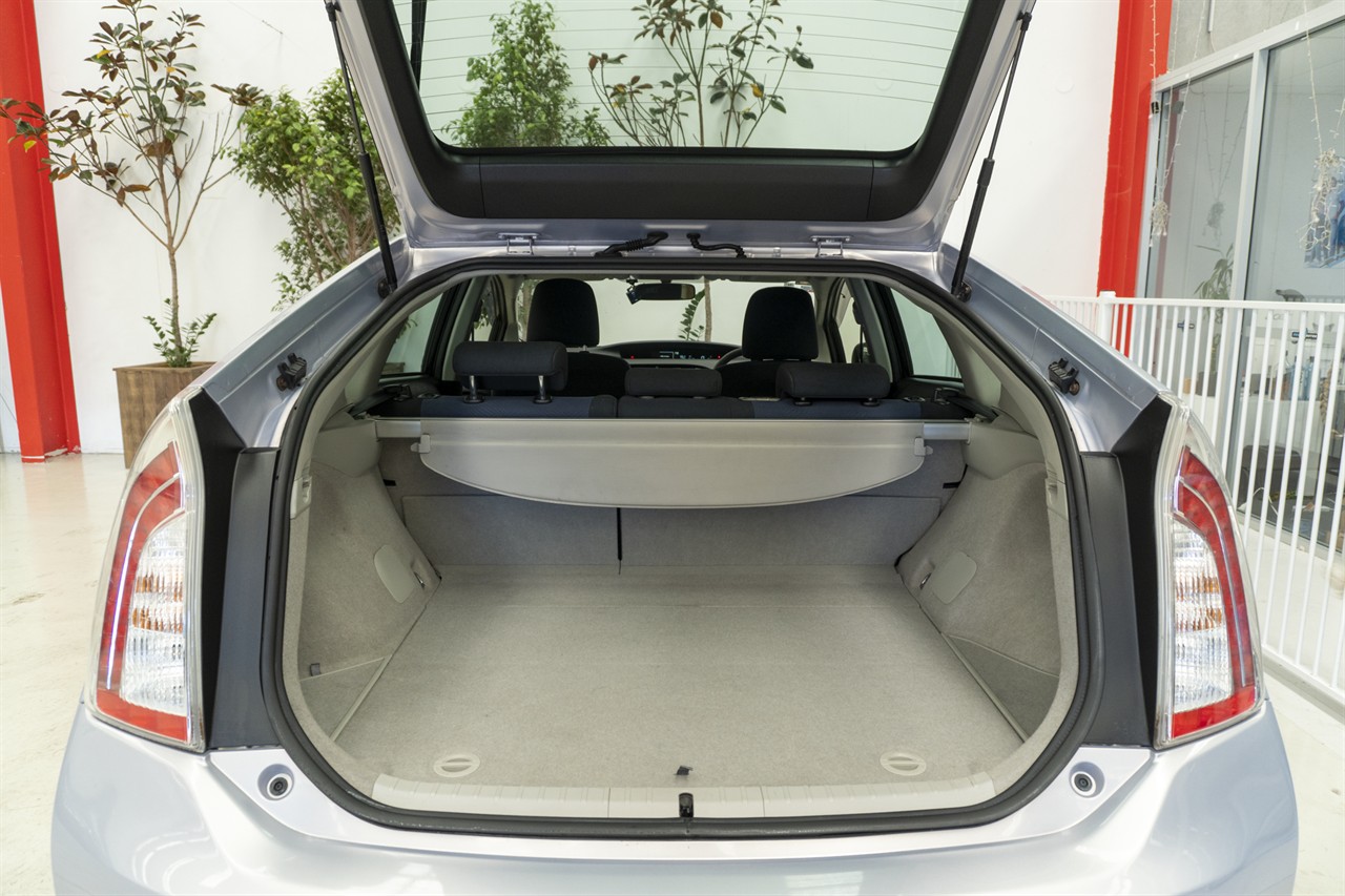 2015 Toyota Prius thumbnail