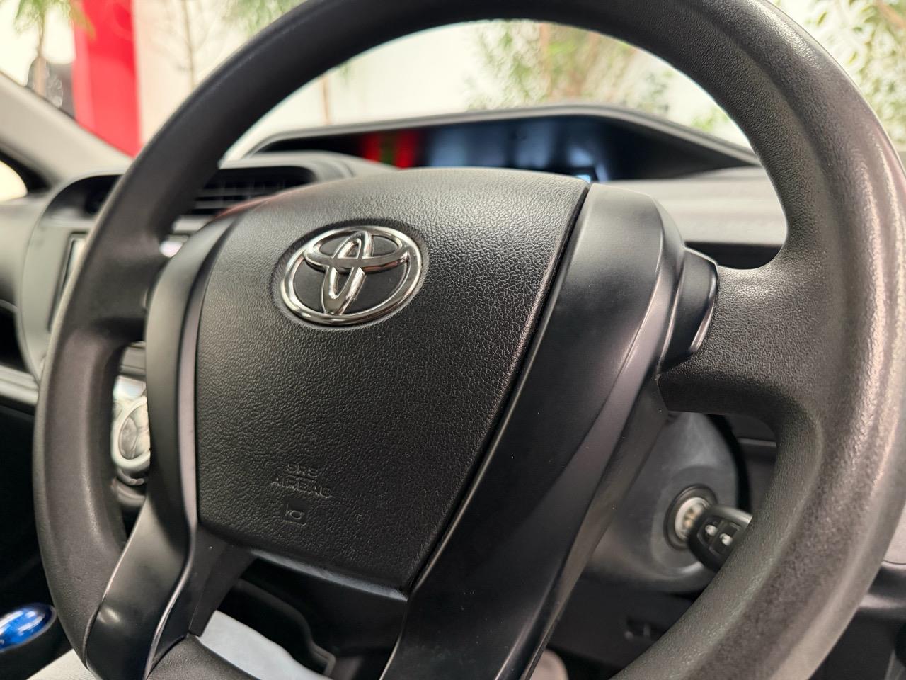 2019 Toyota Aqua thumbnail