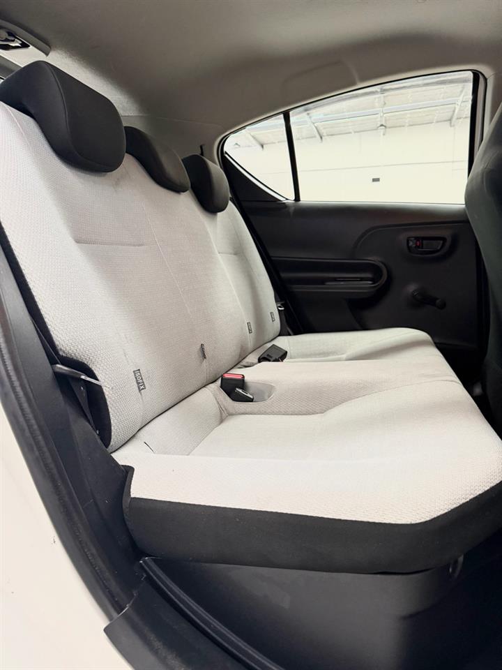 2019 Toyota Aqua thumbnail