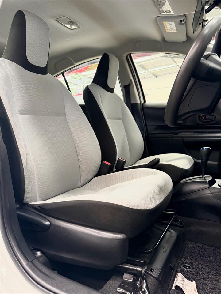 2019 Toyota Aqua thumbnail