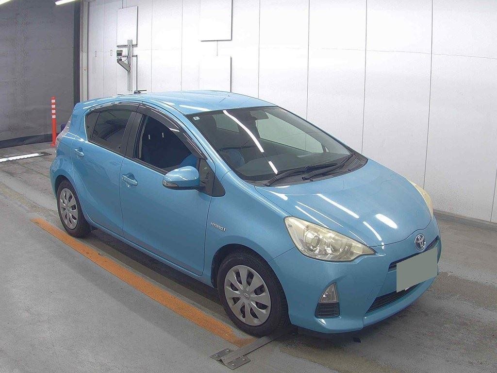 2012 Toyota Aqua thumbnail
