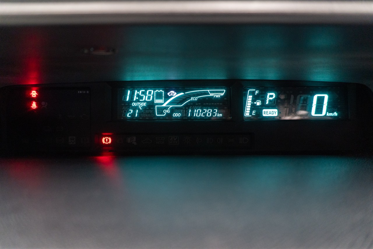 2012 Toyota Aqua thumbnail