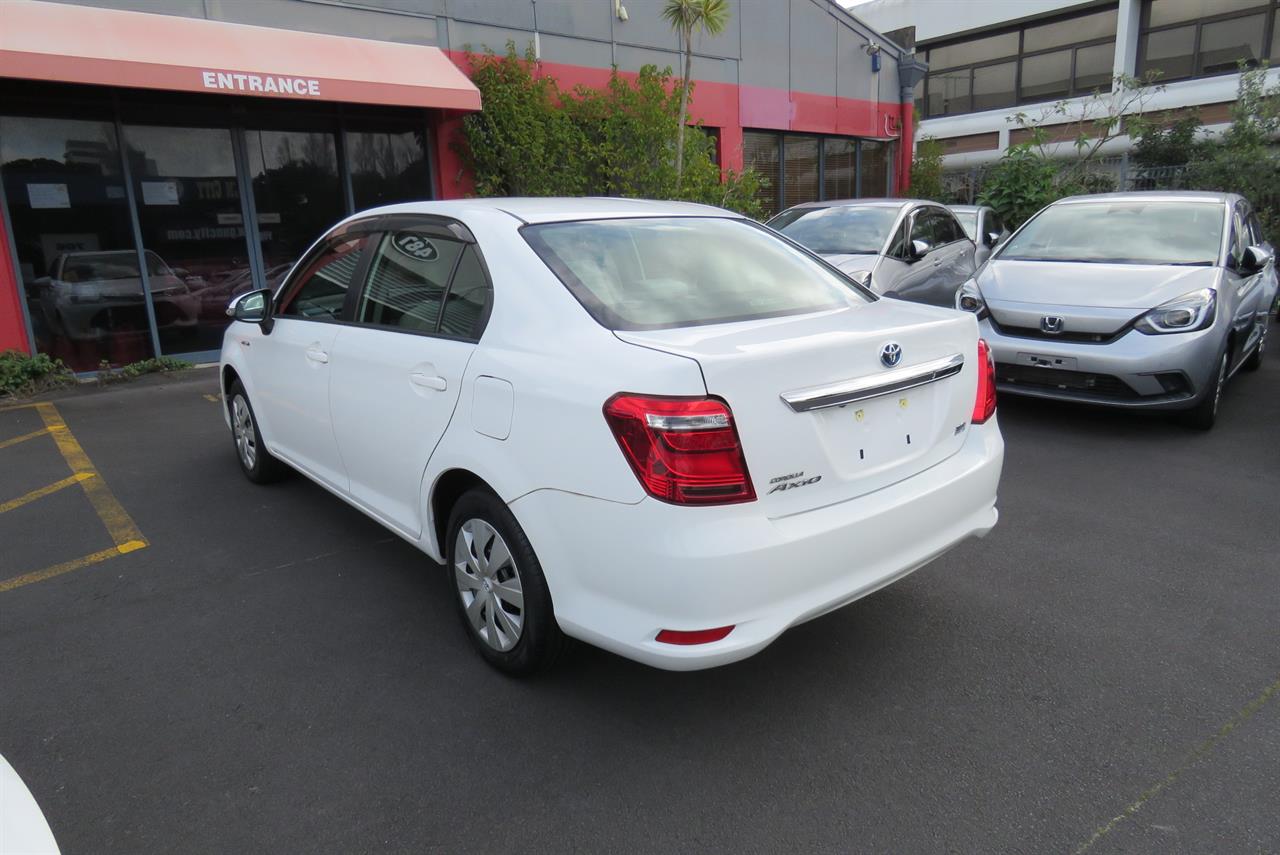 2017 Toyota Corolla thumbnail