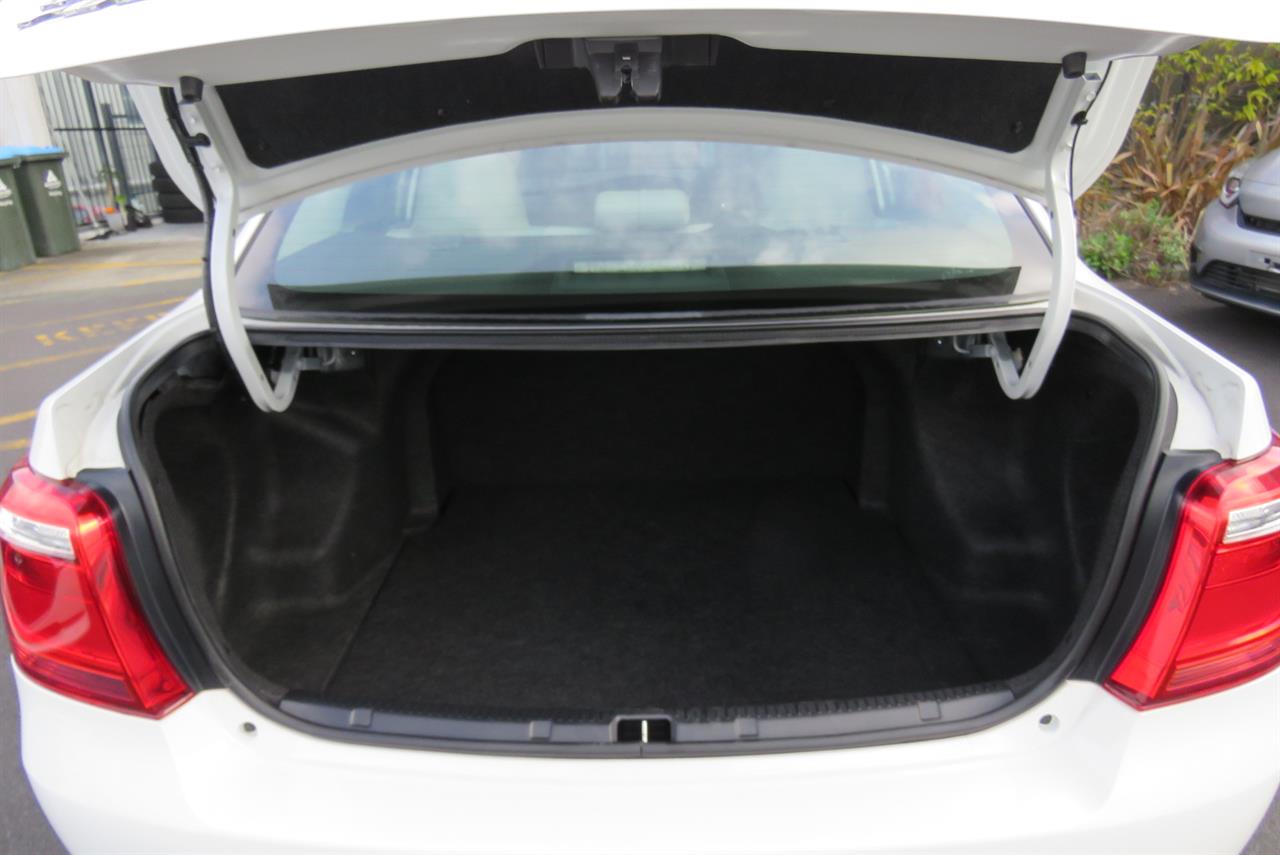 2017 Toyota Corolla thumbnail