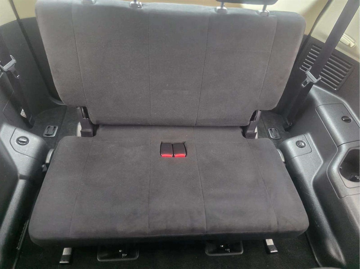 2013 Mitsubishi Pajero thumbnail