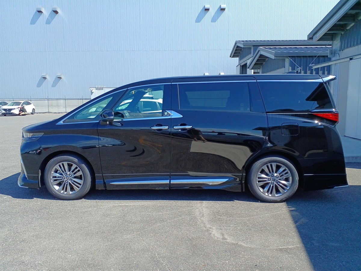 2026 Toyota Alphard thumbnail