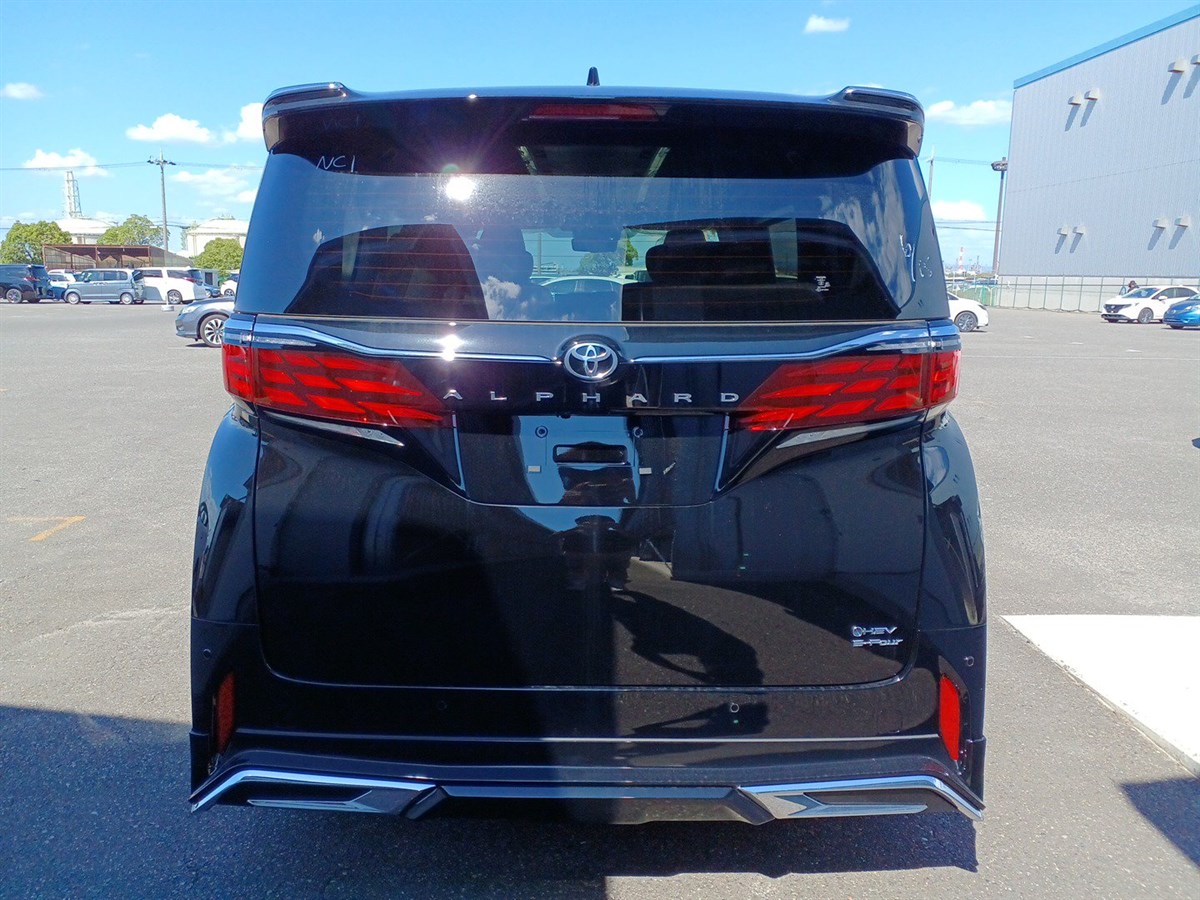 2026 Toyota Alphard thumbnail
