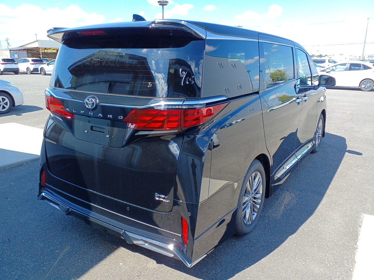 2026 Toyota Alphard thumbnail