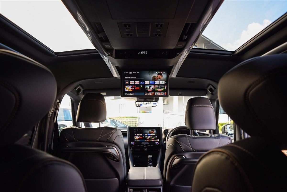 2026 Toyota Alphard thumbnail