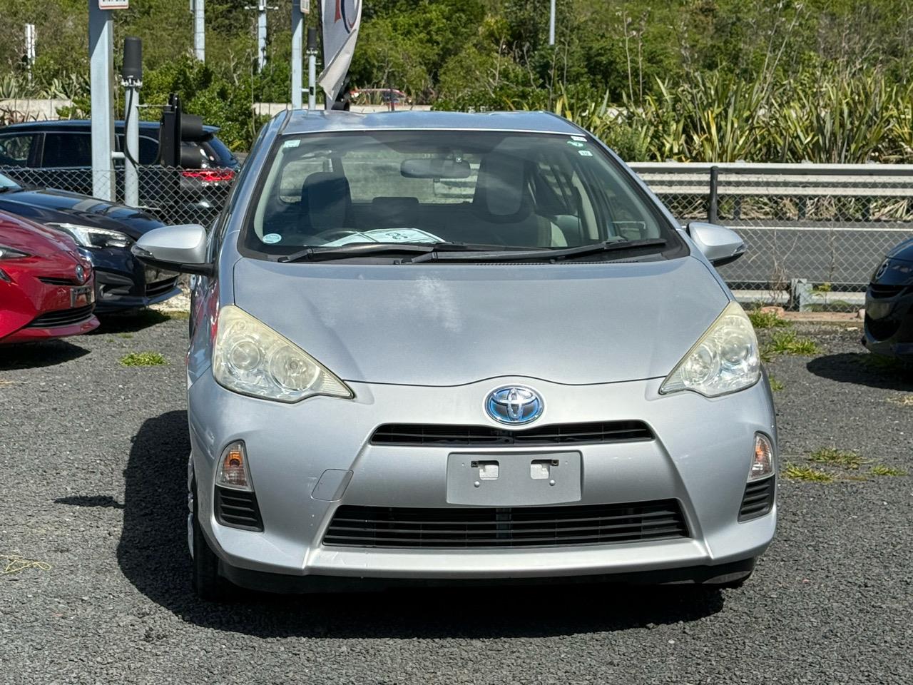2013 Toyota Aqua thumbnail