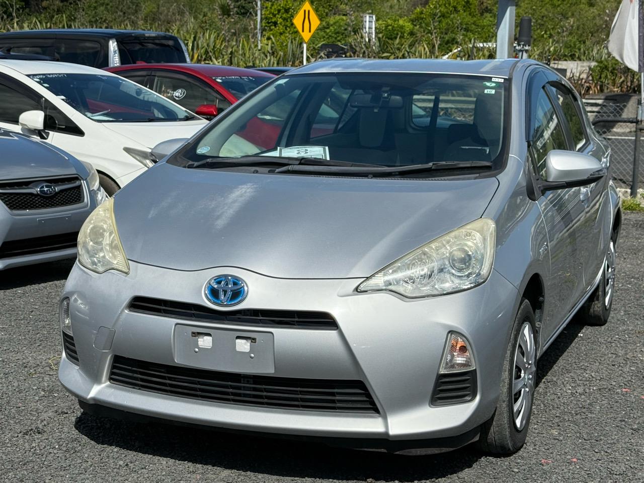 2013 Toyota Aqua thumbnail